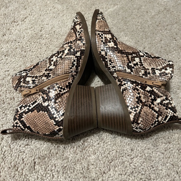 Time and Tru Anke Booties - Picture 4 of 7